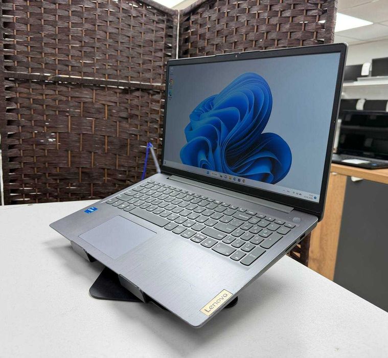 LENOVO ideapad 3 Core i3-11*ОЗУ 8*SSD 256*Для работы