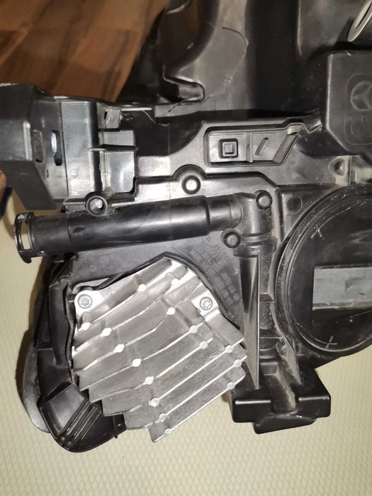 Ляв L Фар за Мерцедес/Mercedes GLA ГЛА 2014--2017година счупен ооо