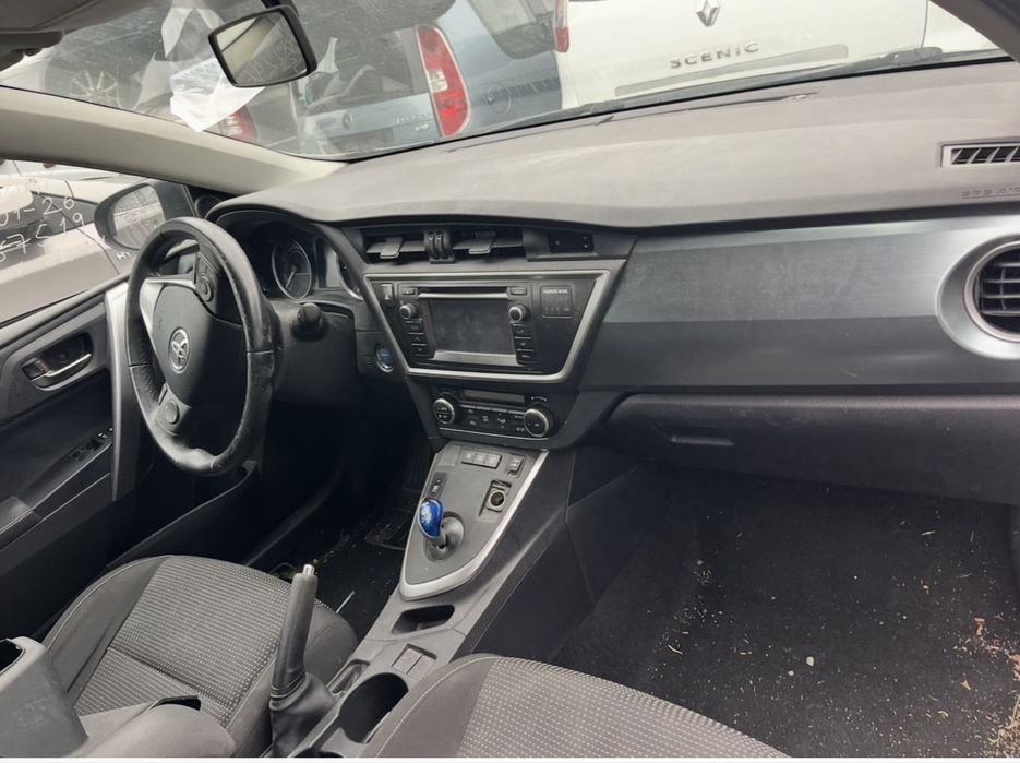 Plansa bord cu airbaguri si centuri toyota auris an 2015