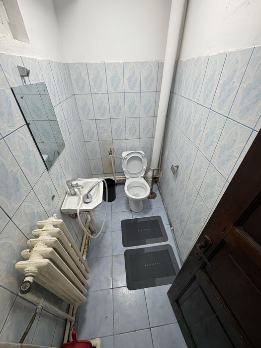 Inchiriez camera cu baia privata dar bucataria comun iasi centru P.F.