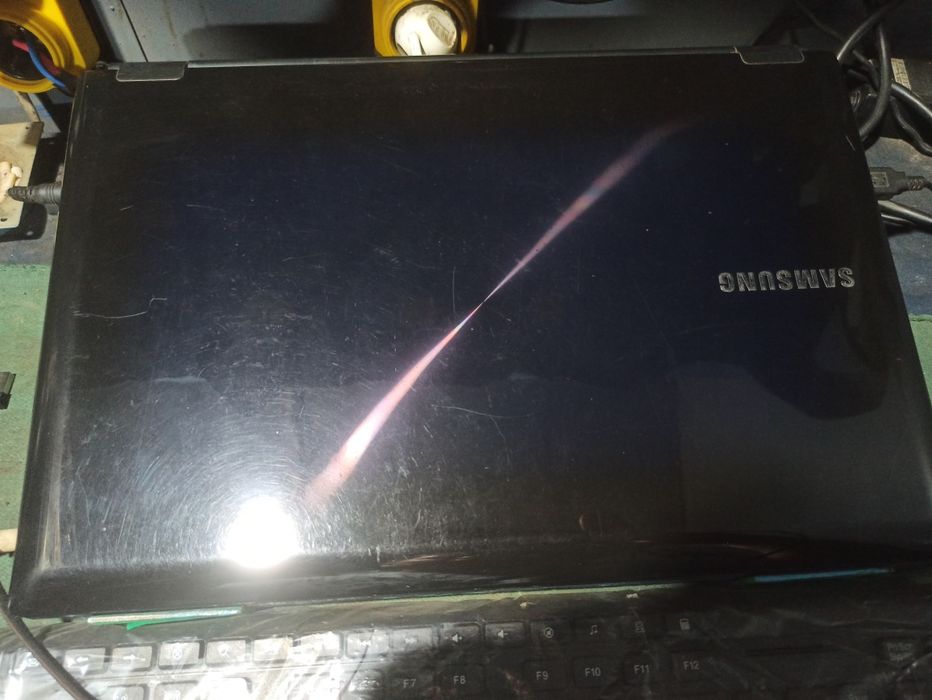 Noutbuk. Samsung Sens RF510