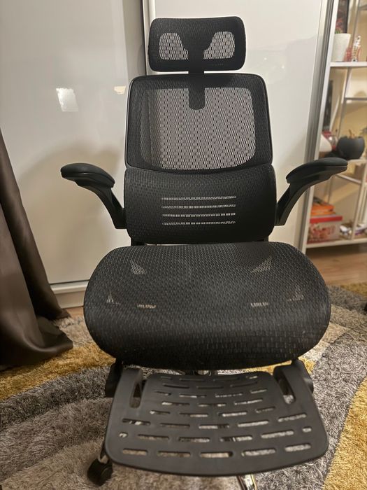 Ергономичен офис стол