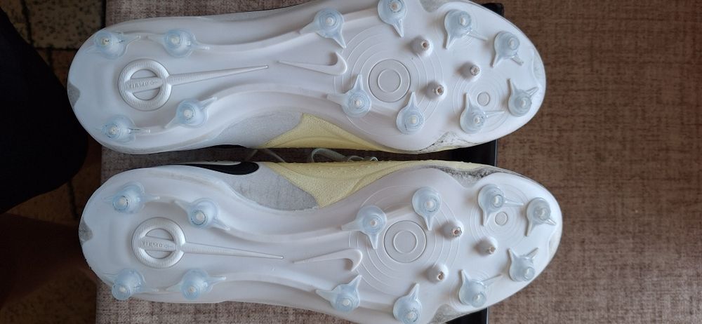 Nike Tiempo Legend 10 Pro AG
Nike Tie