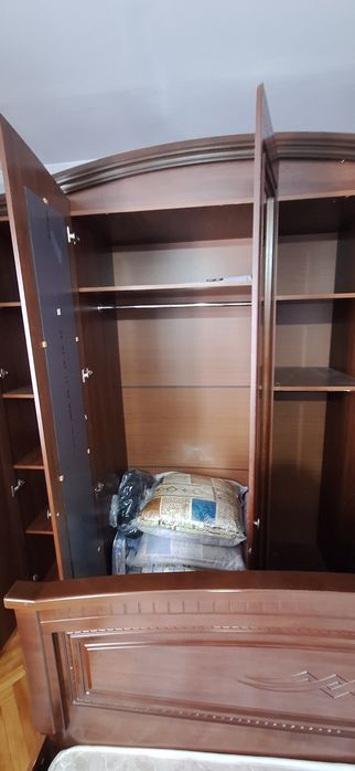 Спальный гарнитур