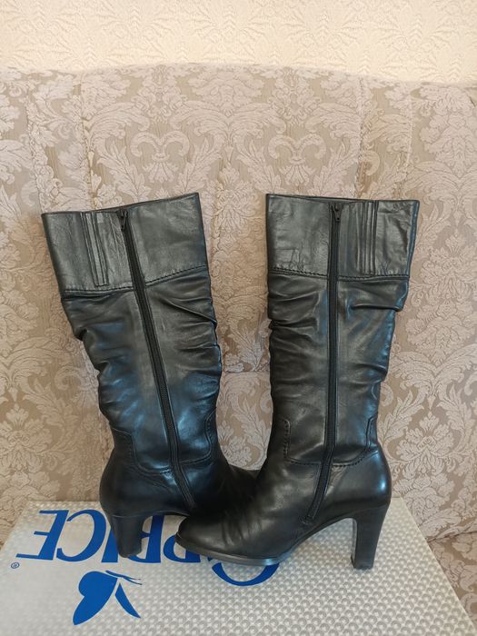 Продам женские сапоги 38 размера
