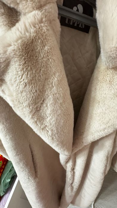 Шуба бежевая новая