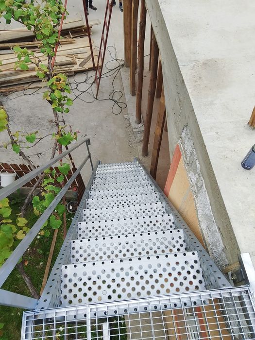 Scara metalica zincata 4mm grosime de incendiu