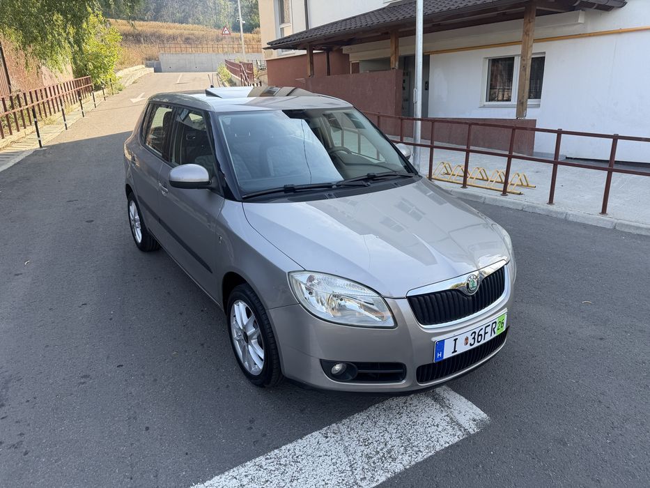 Vind skoda fabia 1,6 16v benzina automata