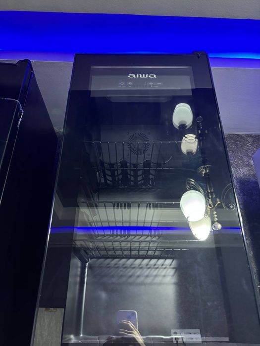 Витринный холодильник AIWA LC-98

Цвет оранжевый / чёрный

Температур