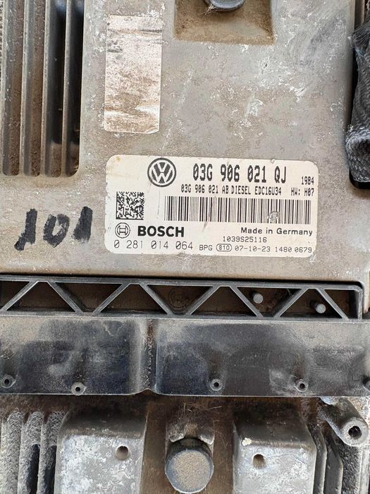 Компютър еку ecu електронен блок двигател Голф 5 1.9тди 105кс