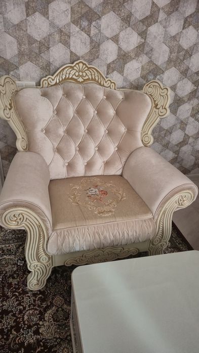 Комплект мягкой мебели для гостиной