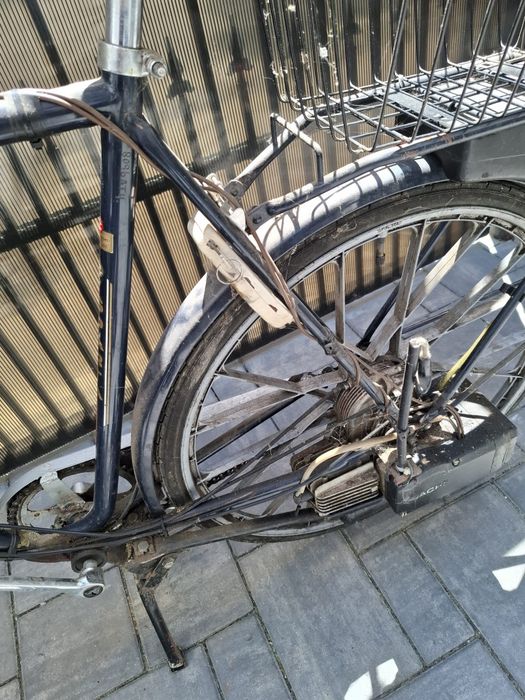 Bicicleta cu motor pe benzina sachs