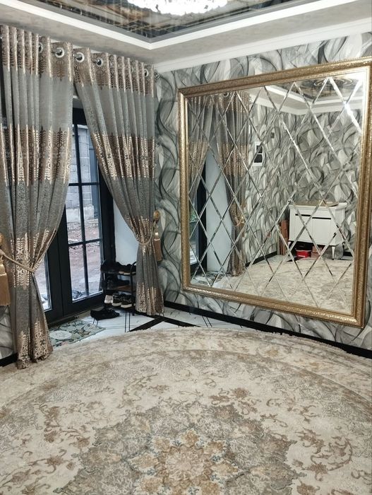 Ангрен шахар 6/4 дахада 2 каватли котеж  сотилади