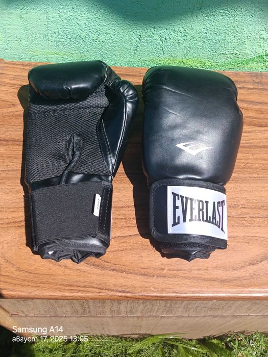 Боксови ръкавици Everlast оригинал