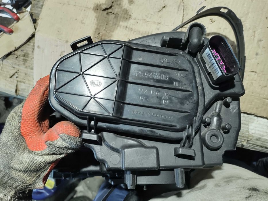 Фар Десен Porsche Cayenne 3.0D 92A/2012г