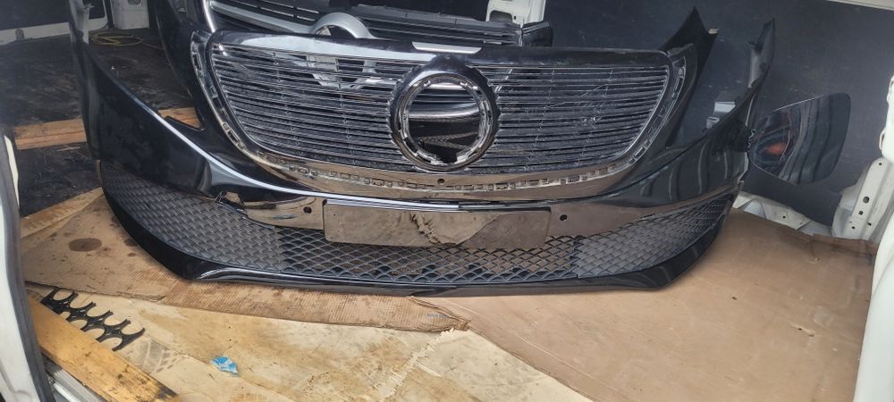 Предна брония за Мерцедес Вито В Класа W447 AMG EQV