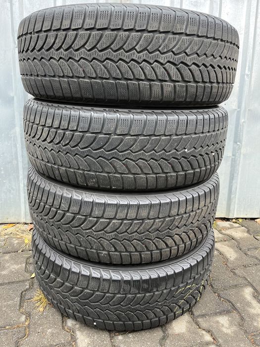 4 anvelope iarna dimensiunea 225/60 R18, Bridgestone