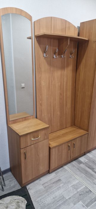 Продам прихожую.