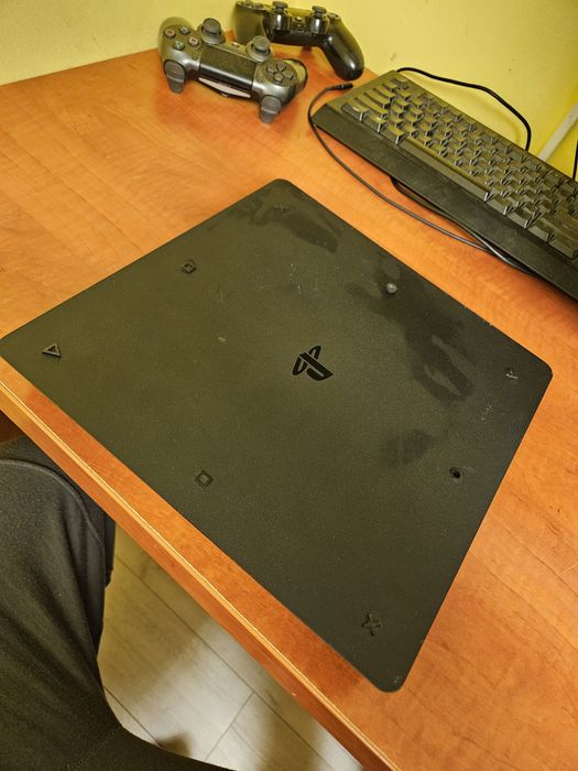 PS4 Slim 1Tb cu sigiliu