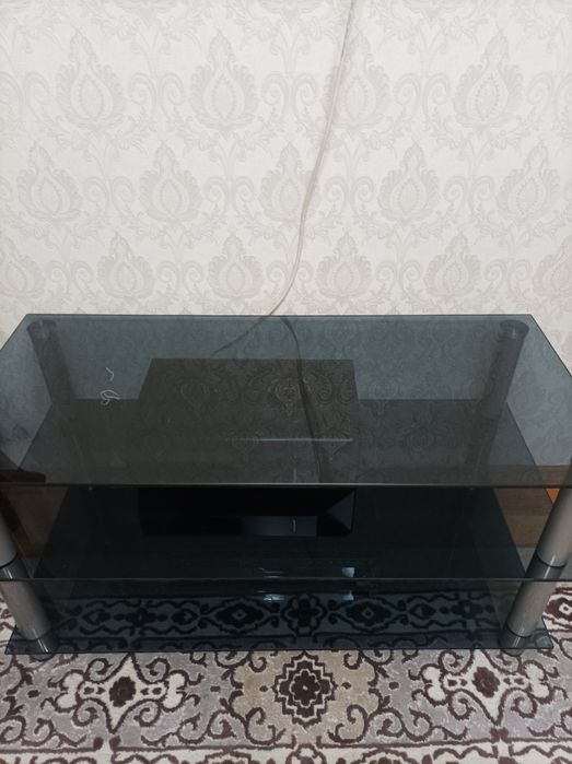 Ковер бу , телевизор, тумба,
