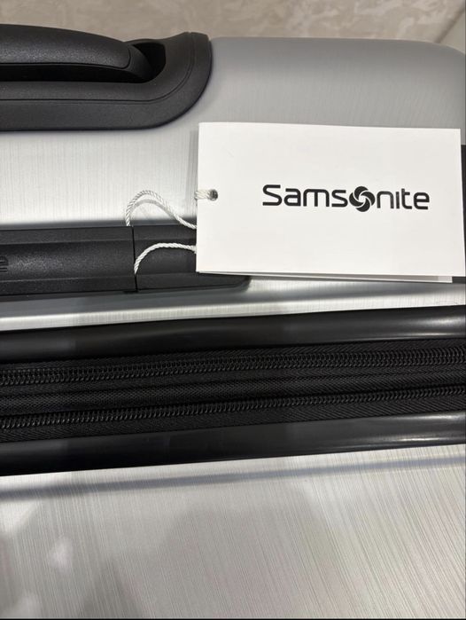 Samsonite чемодан новый ручная кладь в размере s