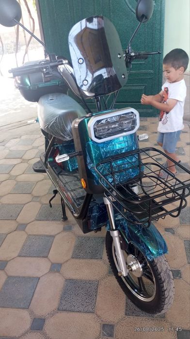 DRONGA Skutr sotiladi