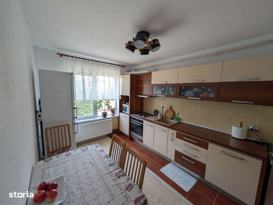 Apartamant, 3 camere, 2 bai, terasa