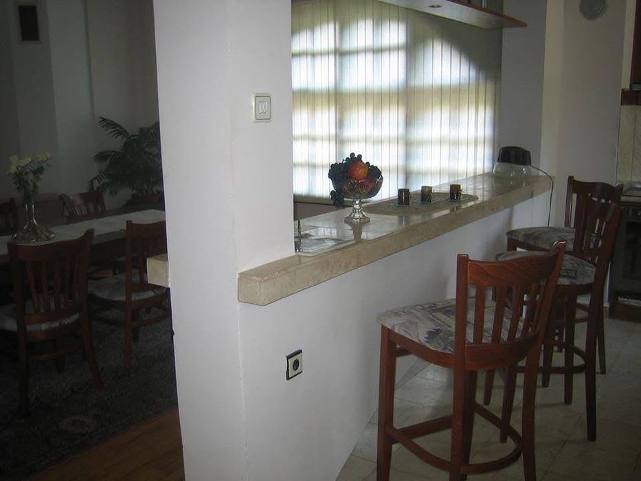 Дава се под наем Къща в Троян - 500 кв.м за 306 € - Снимка #3