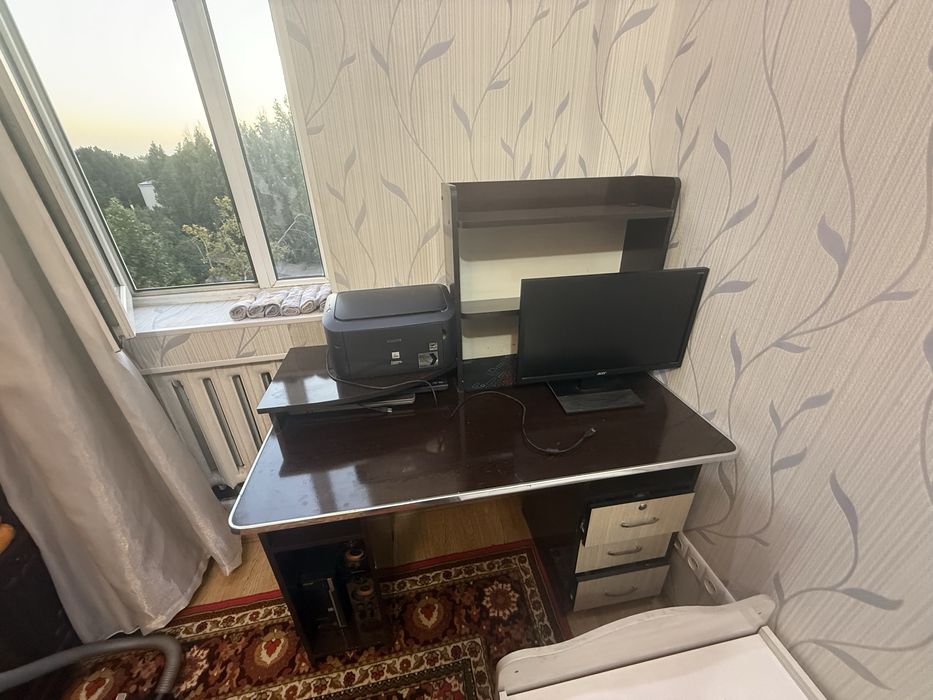 Компютер столи сотилади