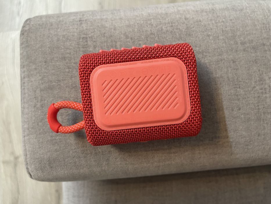 Продам колонку JBL Go 3