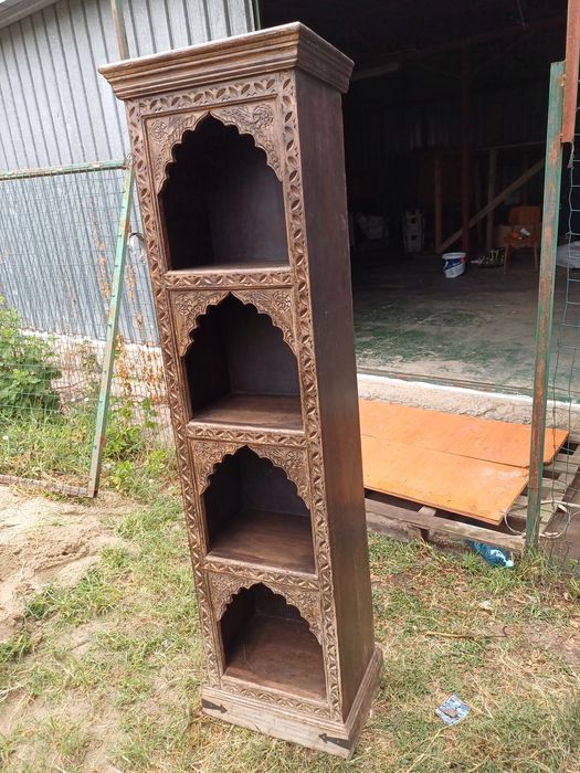 Etajera veche din lemn