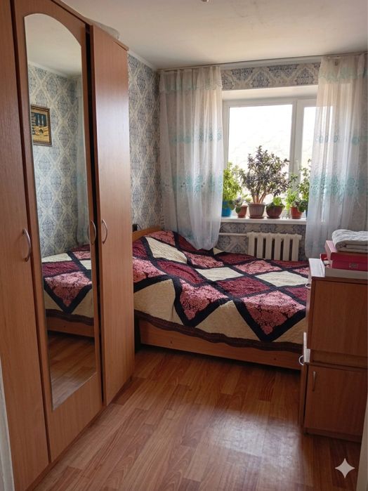 Продам спальный гарнитур