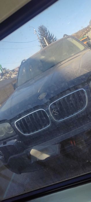 Dezmembrez BMW x3  2.0 diesel