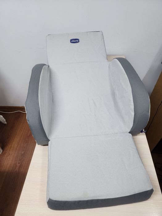 Продам детские кресла Chicco