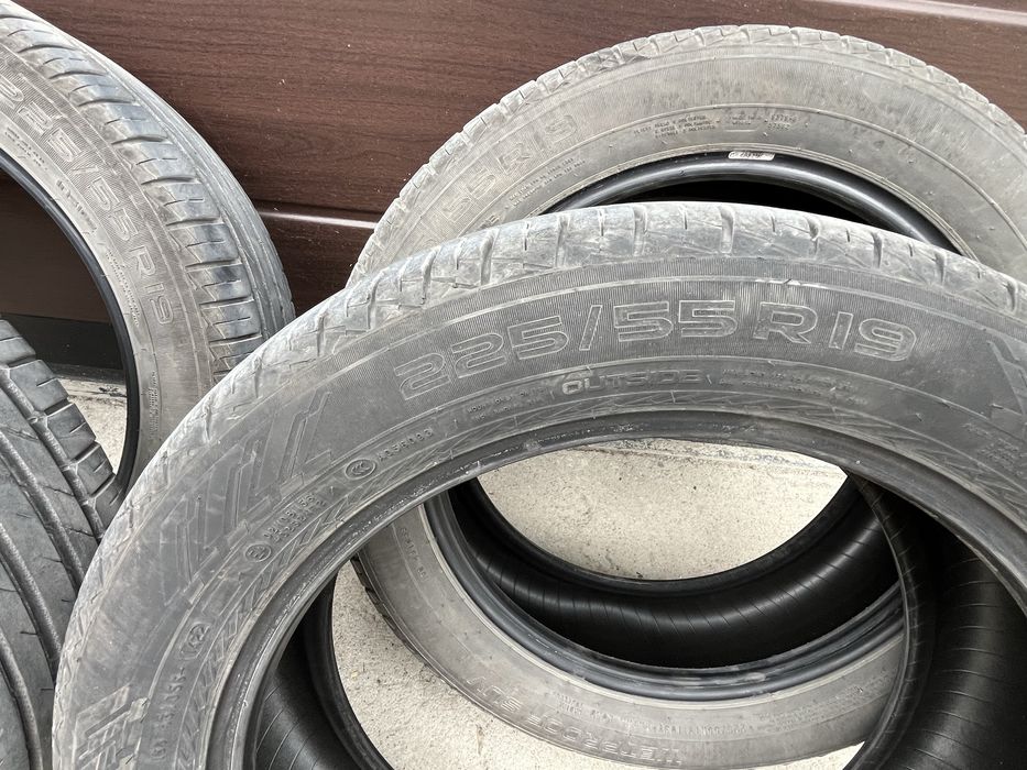 Летни гуми 225/55 R19