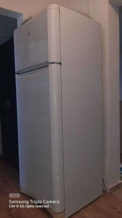 Vand frigider cu doua usi Indesit TAA5, 415 l, Clasa A+, H 180 cm
