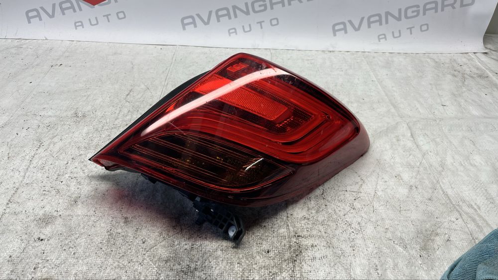 3 броя Toyota Yaris 14- десен стоп