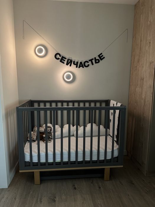 Детская кроватка / манеж