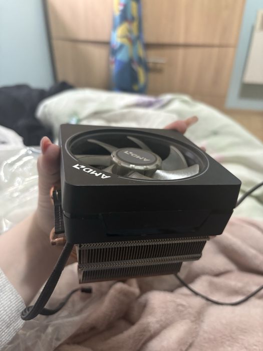 RGB Охладител за процесор AMD Wraith Prism