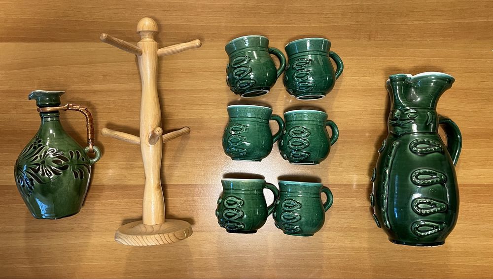 Set carafă vin cu 6 ceșcuțe + carafă țuică din ceramica arsa