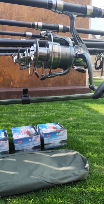 Set 4 Lansete 3,90 m,4 Mulinete 8000,Rod Pod,Senzori+Swingere+Fir