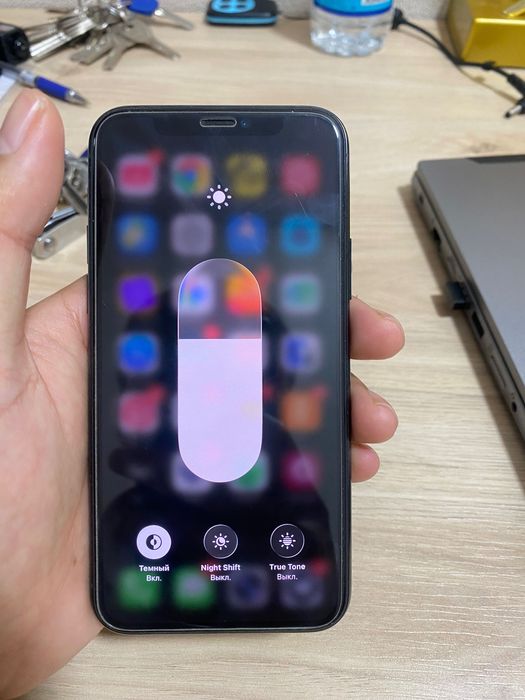 Ideal holatdagi iPhone sotiladi