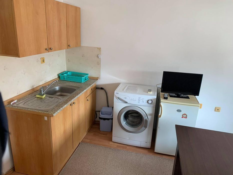 Дава се под наем Едностаен апартамент в Бургас, Лазур - 50 кв.м за 280.5 € - Снимка #1