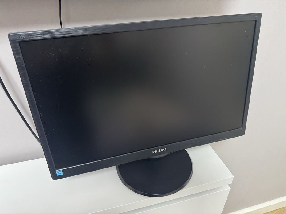 Монитор 22 дюйма Philips Full HD