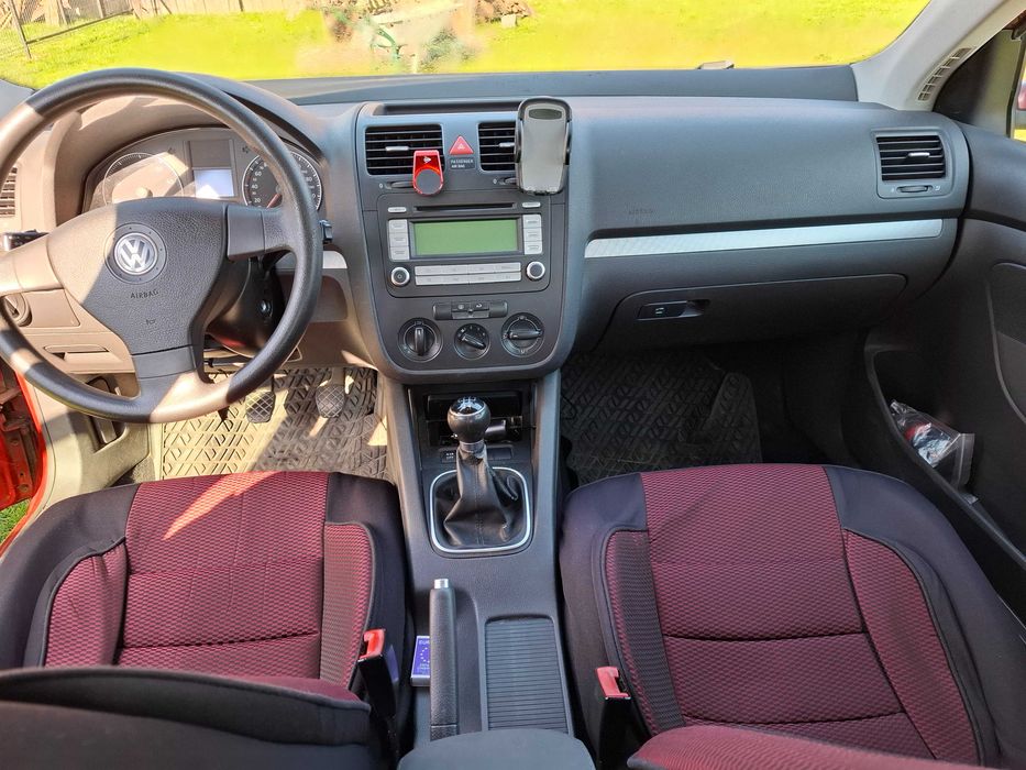 Vând Volkswagen Jetta