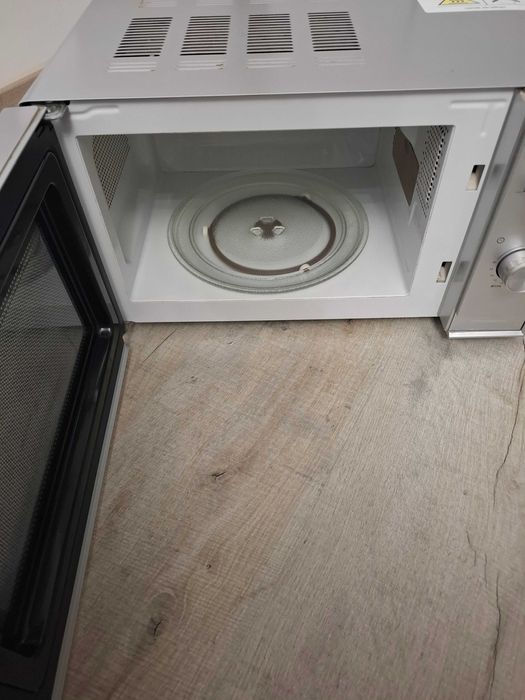 Vând cuptor cu microunde beko(nu Lg,nu Candy,nu Studio Casa