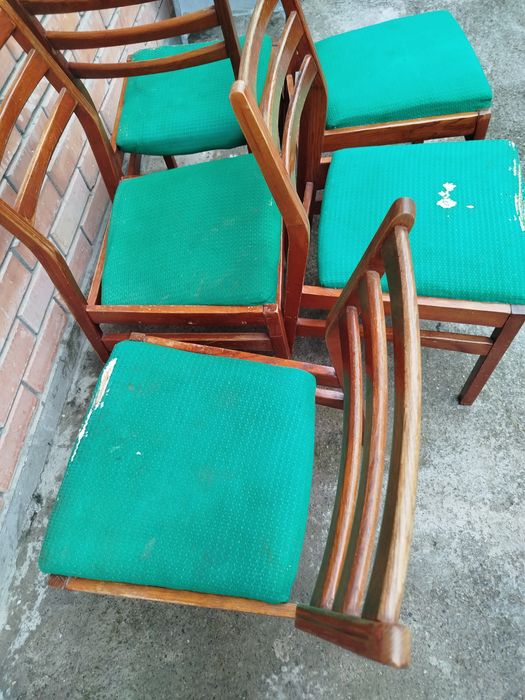 Продам б/у деревянные стулья.Нужна реставрация