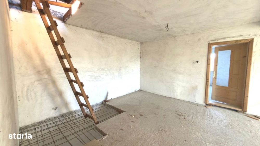 Casa generoasa cu teren de 1186 mp intravilan-Retevoiesti -Pietrosani-