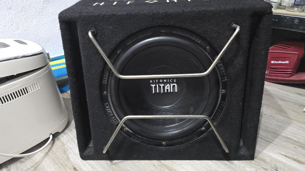 Statie auto si subwoofer Hifonics