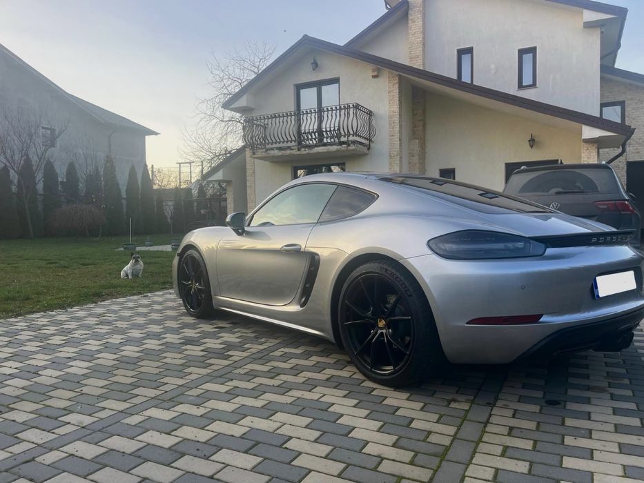 Porsche 718 Cayman